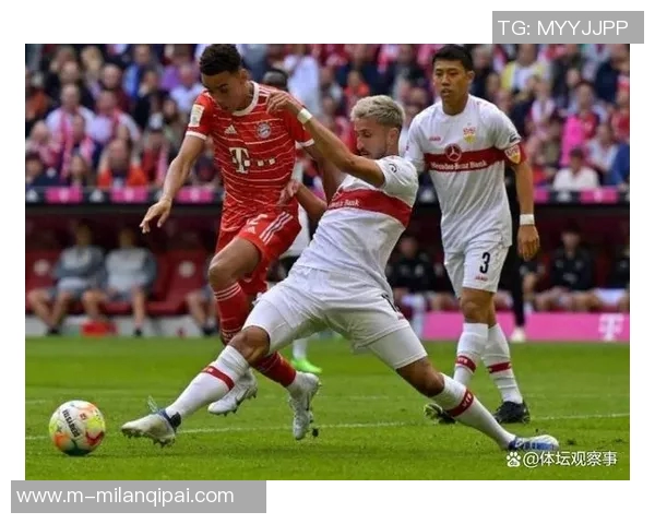 莱万重返安联球场遭拜仁球迷嘘声四起引发热议